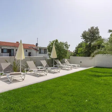 Apartamento In Pjescana Uvala Mit Grosser Terrasse *