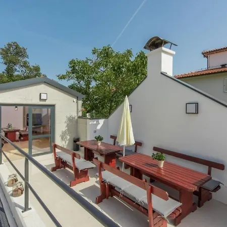 Apartman In Pjescana Uvala Mit Grosser Terrasse *